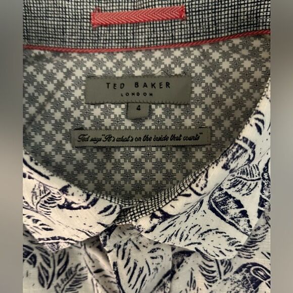 Ted Baker Short Sleeved Button Down in White w/Navy Palm Leaves Like New Size 4 - Picture 4 of 6